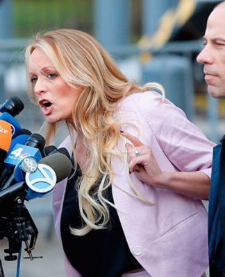 Actriz porno demanda al presidente de EEUU por difamación