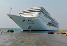 Crucero destruye parte del muelle en Roatan