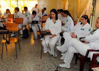Gobierno promete pagar a los residentes que amenazan con paro de labores