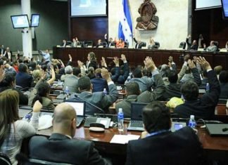 «Sacrificados» diputados se aumentan 50 mil lempiras