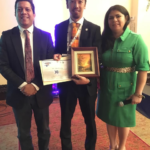 8. Takeshi Sonda recibe reconocimiento por participar en el Congreso