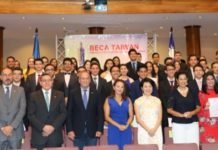 Talentosos jóvenes hondureños reciben beca para estudiar en Taiwán