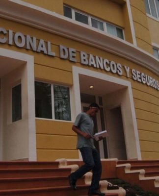 Pague su deuda y será excluido de la Central de riesgo de la Comisión Nacional de Banca y Seguros