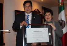 José Guadalupe Ruelas honrado con el Premio Ohtli