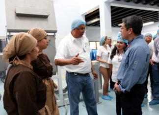 Construida por Coagricsal. Presidente Hernández inaugura fábrica que enviará chocolate hondureño al mundo