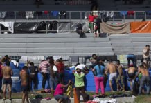 México impide paso a migrantes que iban a los EE.UU.