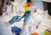 Moderna inicia la fase 3 de su vacuna contra la COVID-19 y dobla la financiación