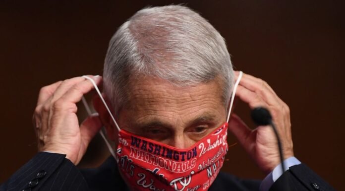 ¿Es necesario cubrirse los ojos para protegerse contra el coronavirus? Anthony Fauci habló al respecto