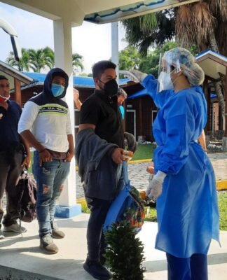 Llegan cinco buses con hondureños retornados desde México