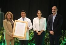 CCIC otorga reconocimiento a viceministro de Salud por eficiente manejo de pandemia